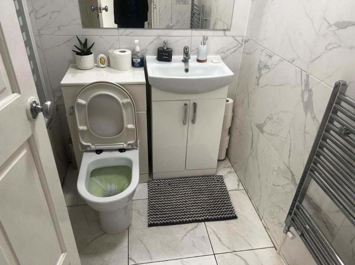 Cosy 2-Bedroom Flat In Finsbury Park, Modern, Convenient & Close To Central London! Extérieur photo