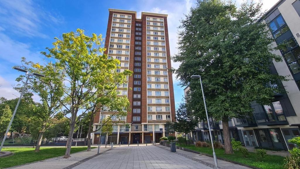 Cosy 2-Bedroom Flat In Finsbury Park, Modern, Convenient & Close To Central London! Extérieur photo
